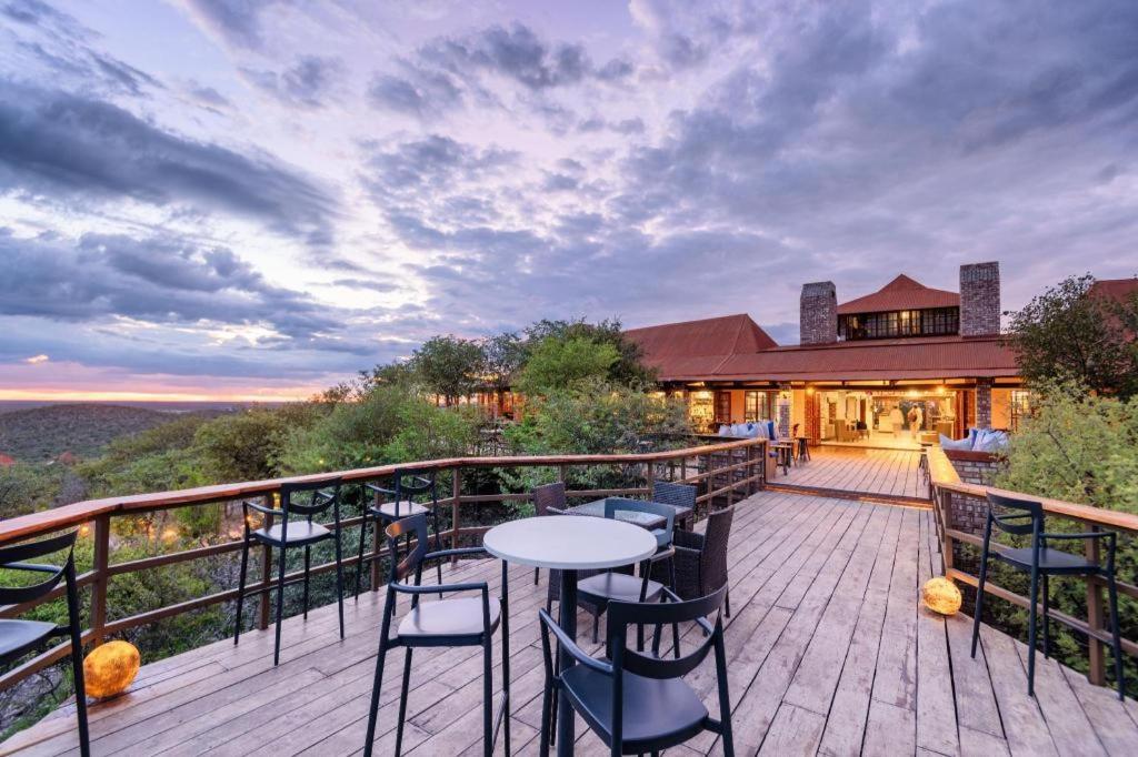 Etosha Safari Lodge, Etosha National Park, Namibia Окаукуэджо Экстерьер фото